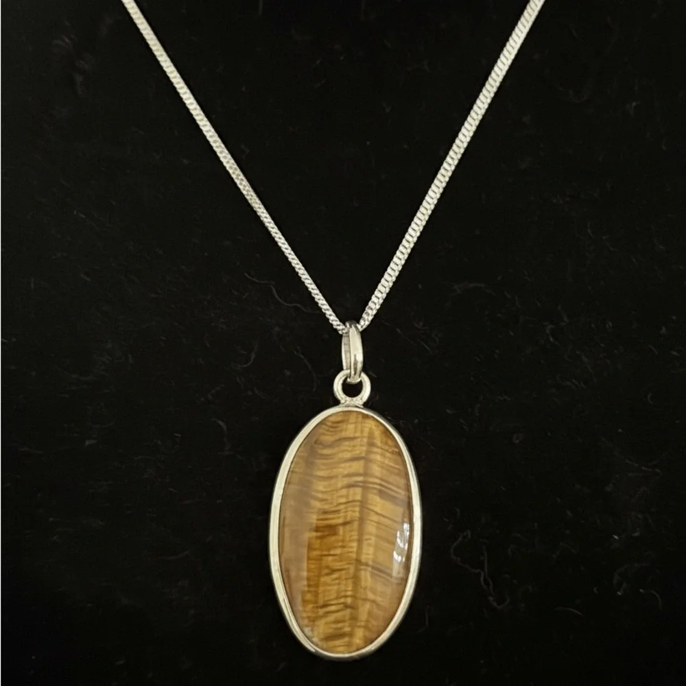 Elegant sterling Silver and tigers eye Pendant Necklace